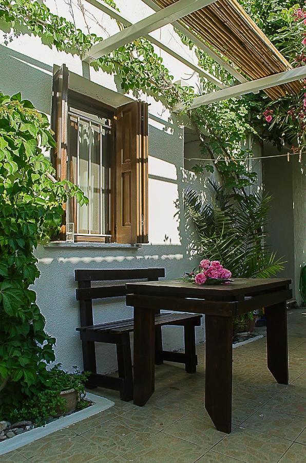Kalypso Studios&Rooms Palaiochora Exterior foto
