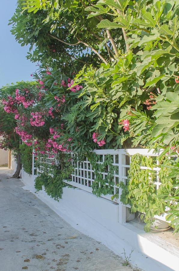 Kalypso Studios&Rooms Palaiochora Exterior foto
